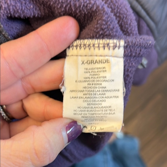 Free Country Purple Ski & Snow Jacket with Hood and Two-Tone Design - Picture 8 of 8